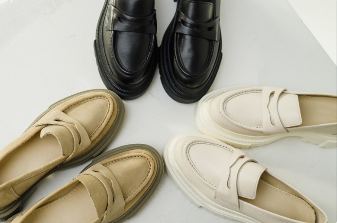 модные перфорированные лоферы модные перфорированные лоферы