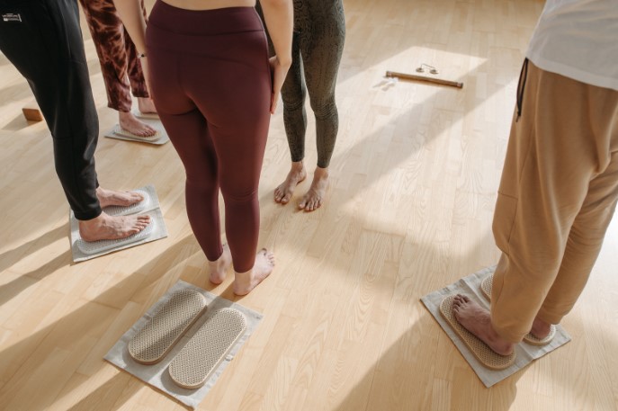 как стоять на гвоздях как стоять на гвоздях